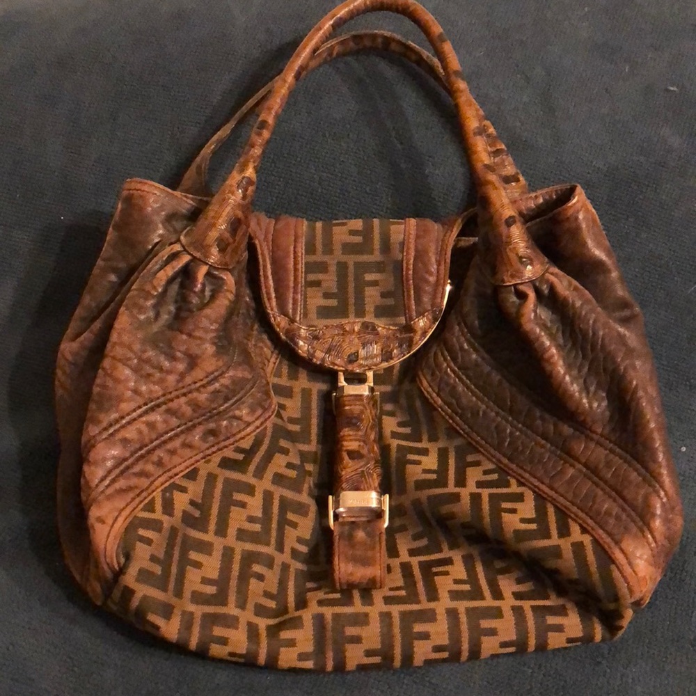 ❤️ Fendi Zucca Spy Bag ❤️